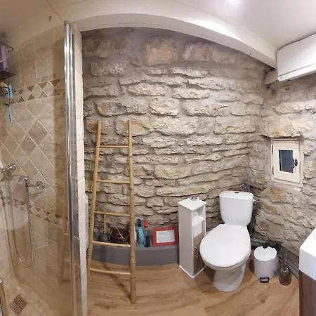 בית נופש Chez Lucette *